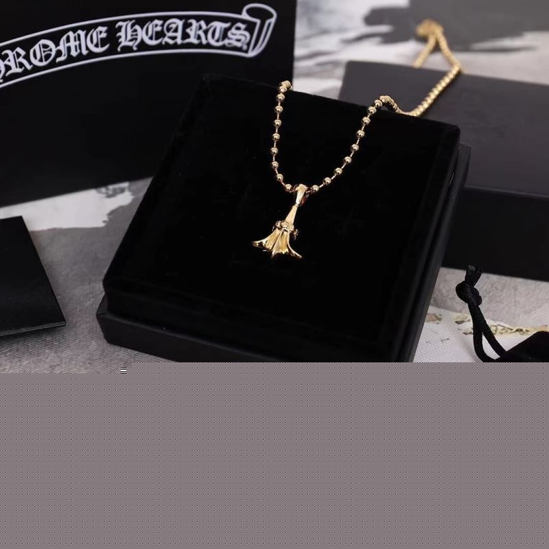 Ch**me He**ts necklaces